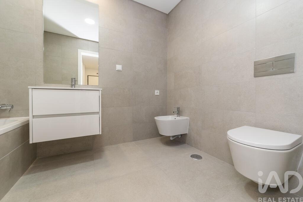 Apartment in Venteira - view 1