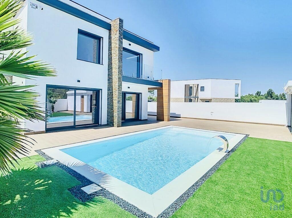 House in Almada - view 1