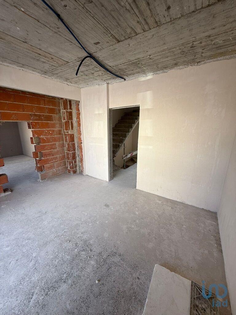 House in Sesimbra - view 1