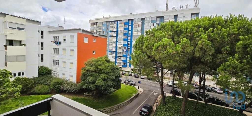 Apartment in Oeiras - view 1
