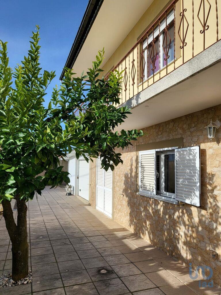 House in Seia - view 1