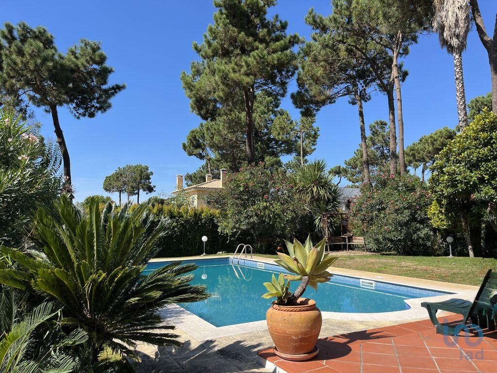 House in Almada - view 1