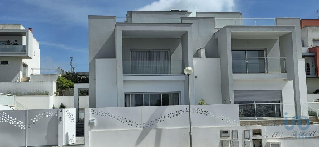 House in Lagoa - view 1