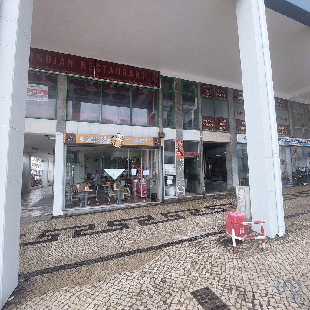 House in Almada - view 1