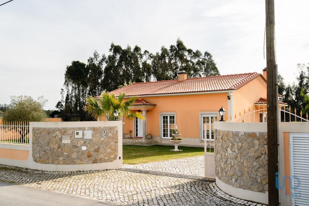 House in Caldas da Rainha - view 1