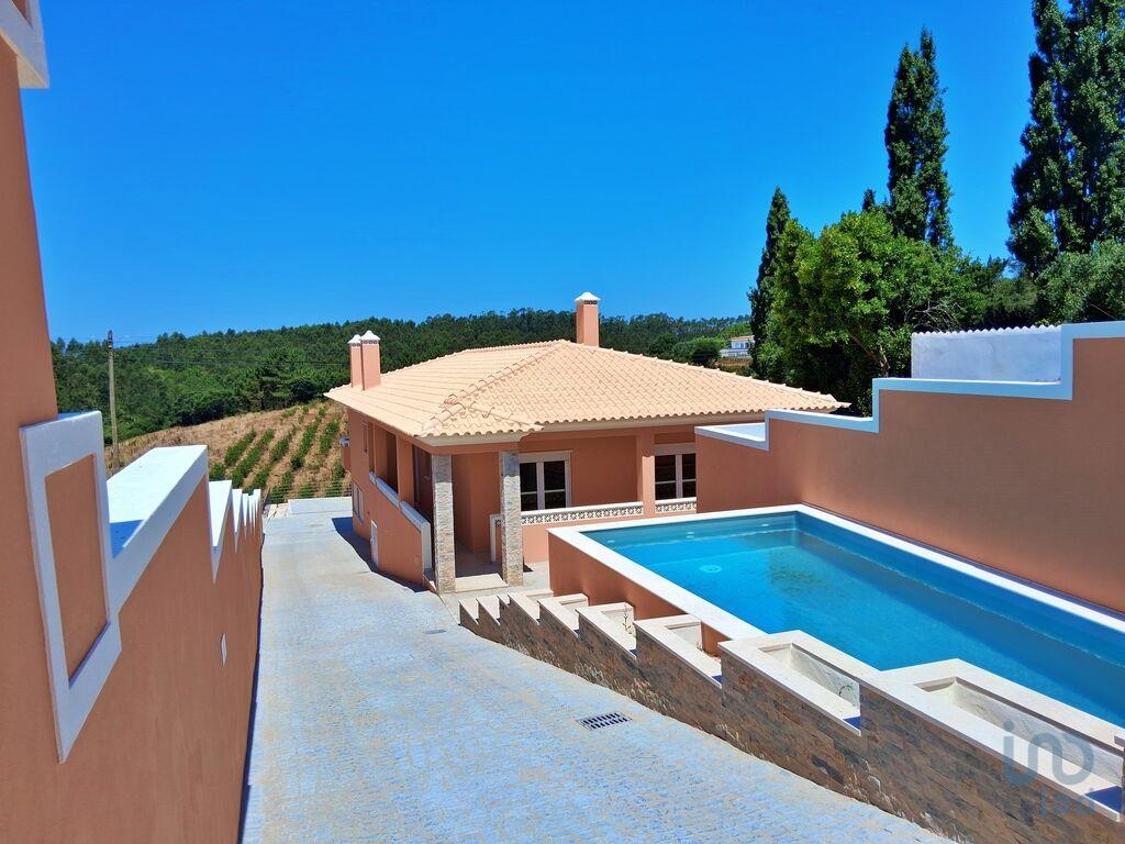 House in Caldas da Rainha - view 1