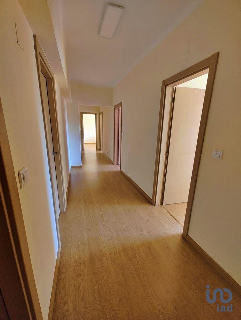 Apartment in Rio Maior - view 1