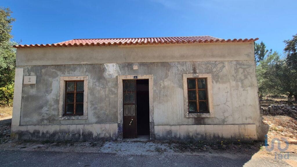 House in Alcanena - view 1