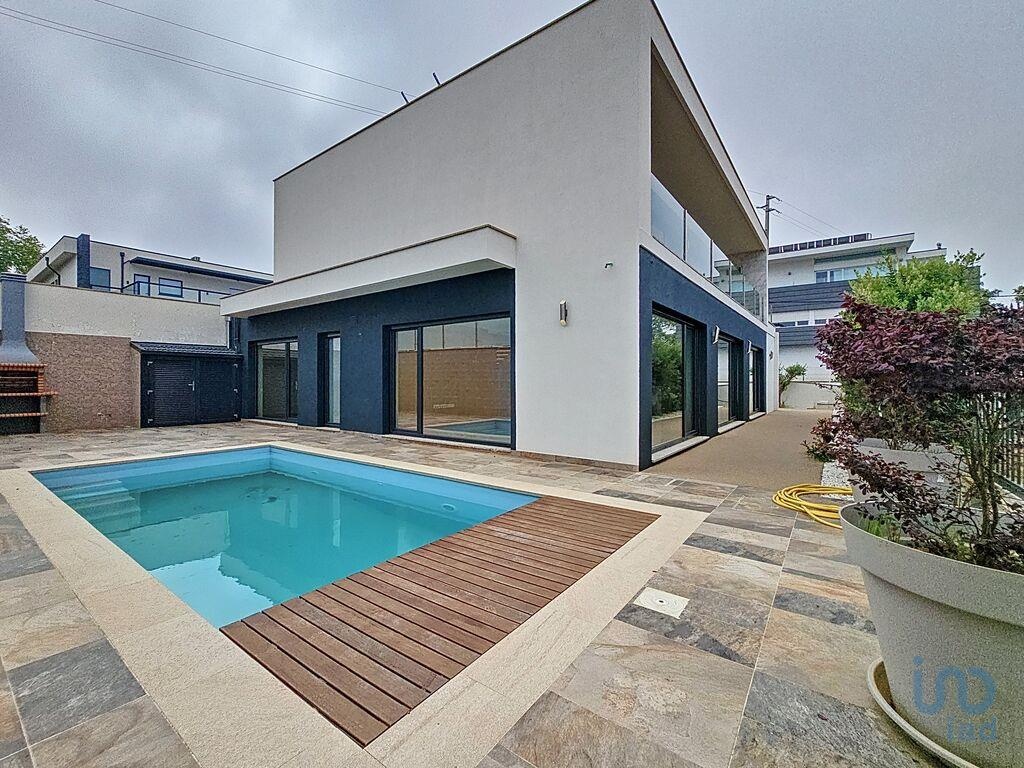 House in Vila Nova de Gaia (Santa Marinha) - view 1