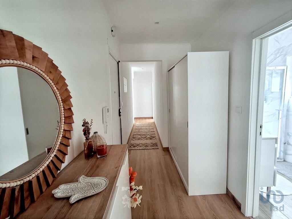 Apartment in Amadora - view 1