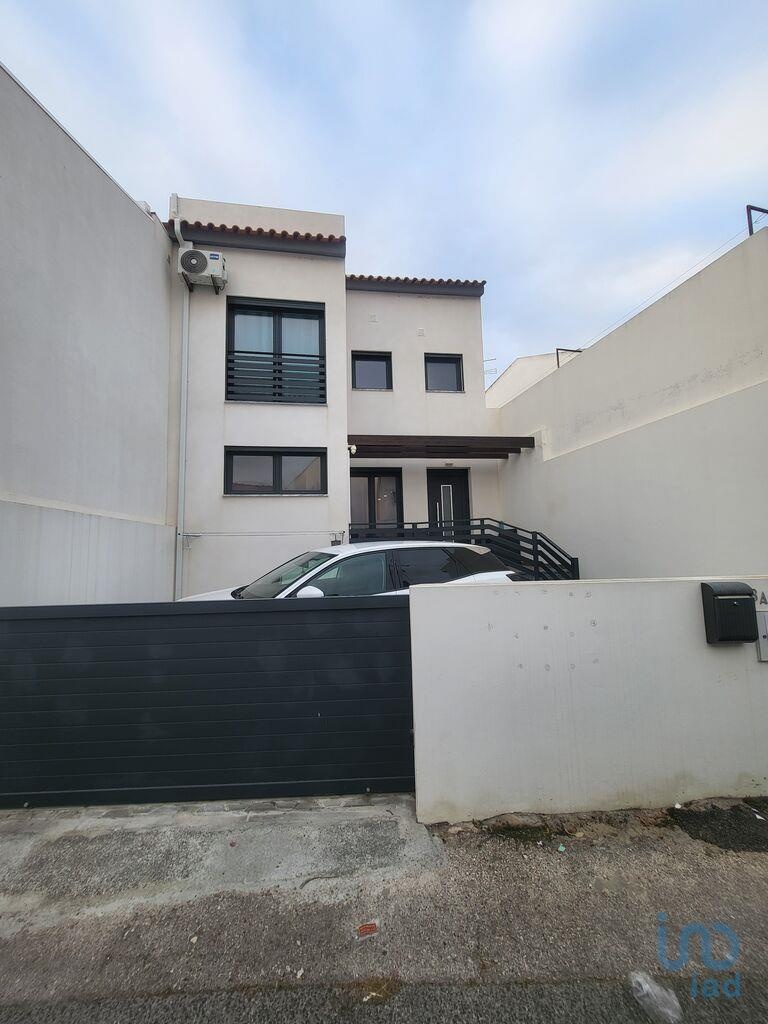 House in Lourinha - view 1