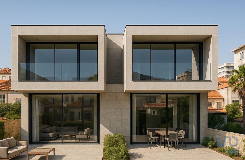House in Porto - view 1
