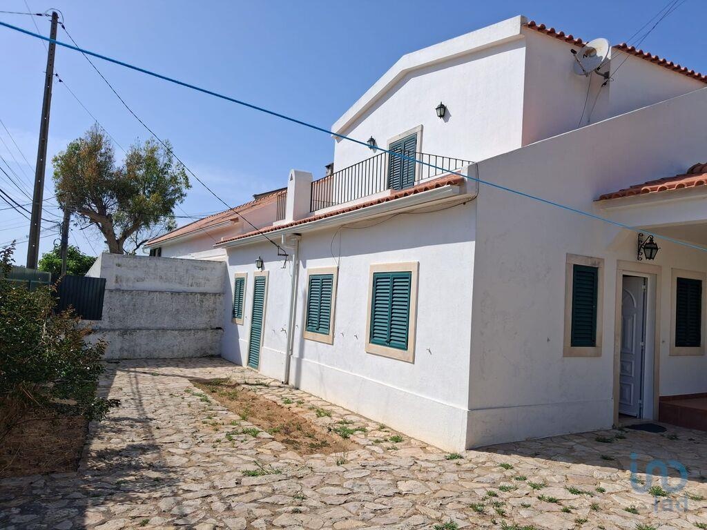 House in Sesimbra - view 1
