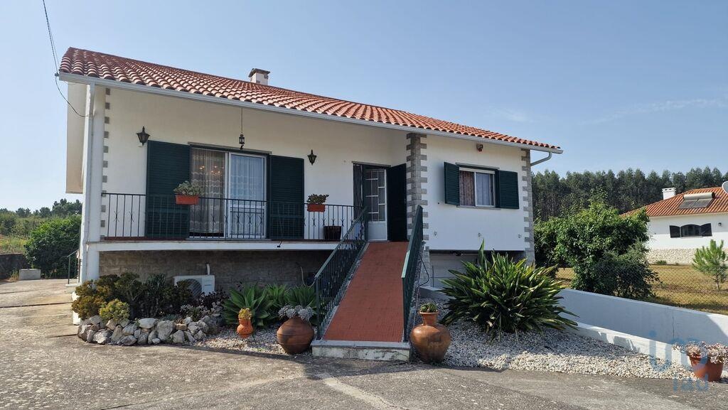 House in Cadaval - view 1