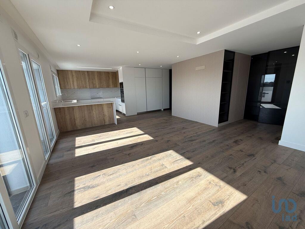 Apartment in Almada - view 1