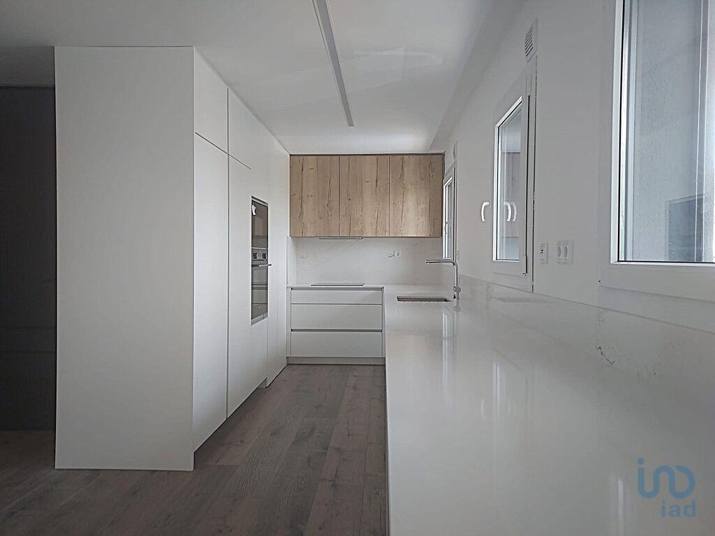 Apartment in Almada - view 1