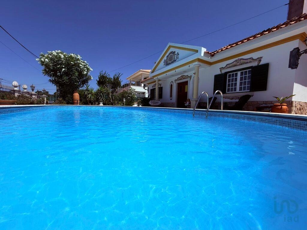 House in Sesimbra - view 1