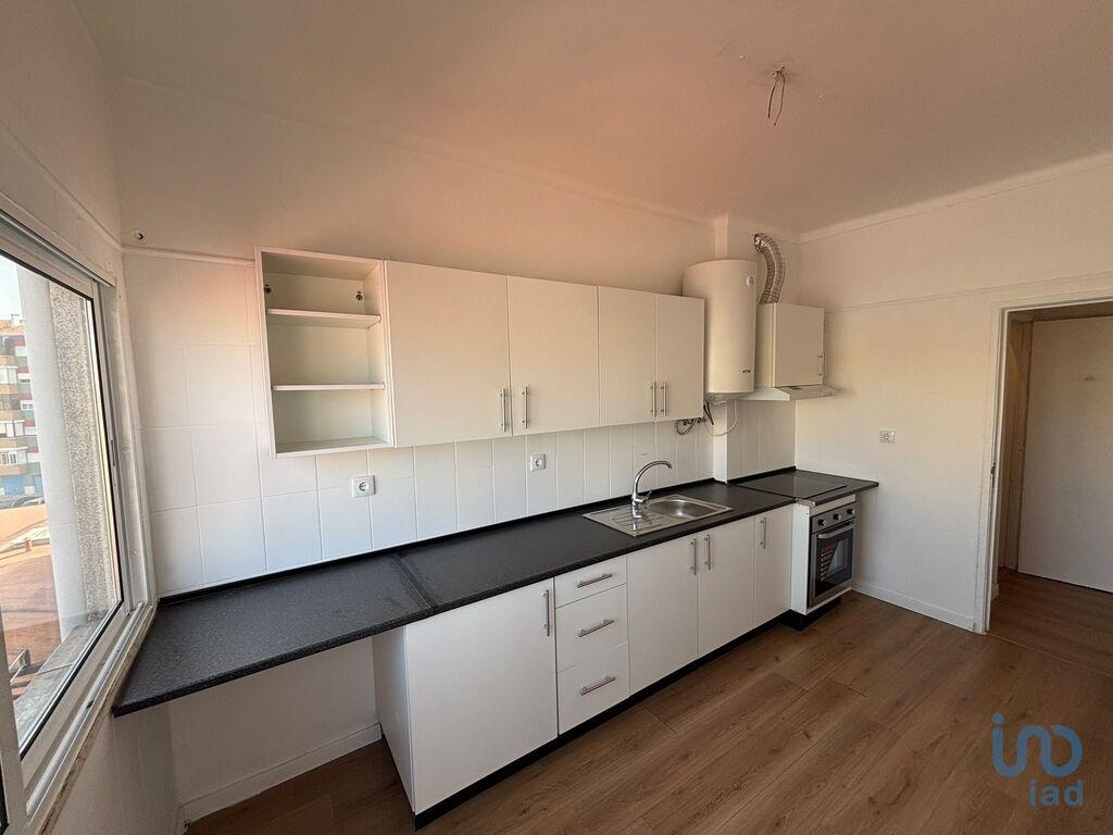 Apartment in Barreiro - view 1