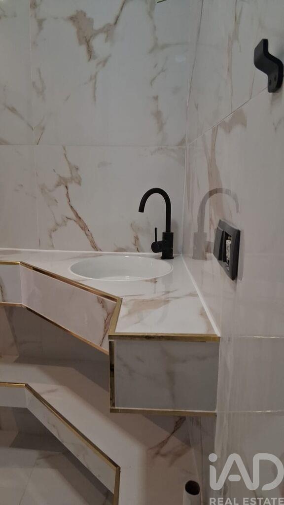 Apartment in Portela - view 1