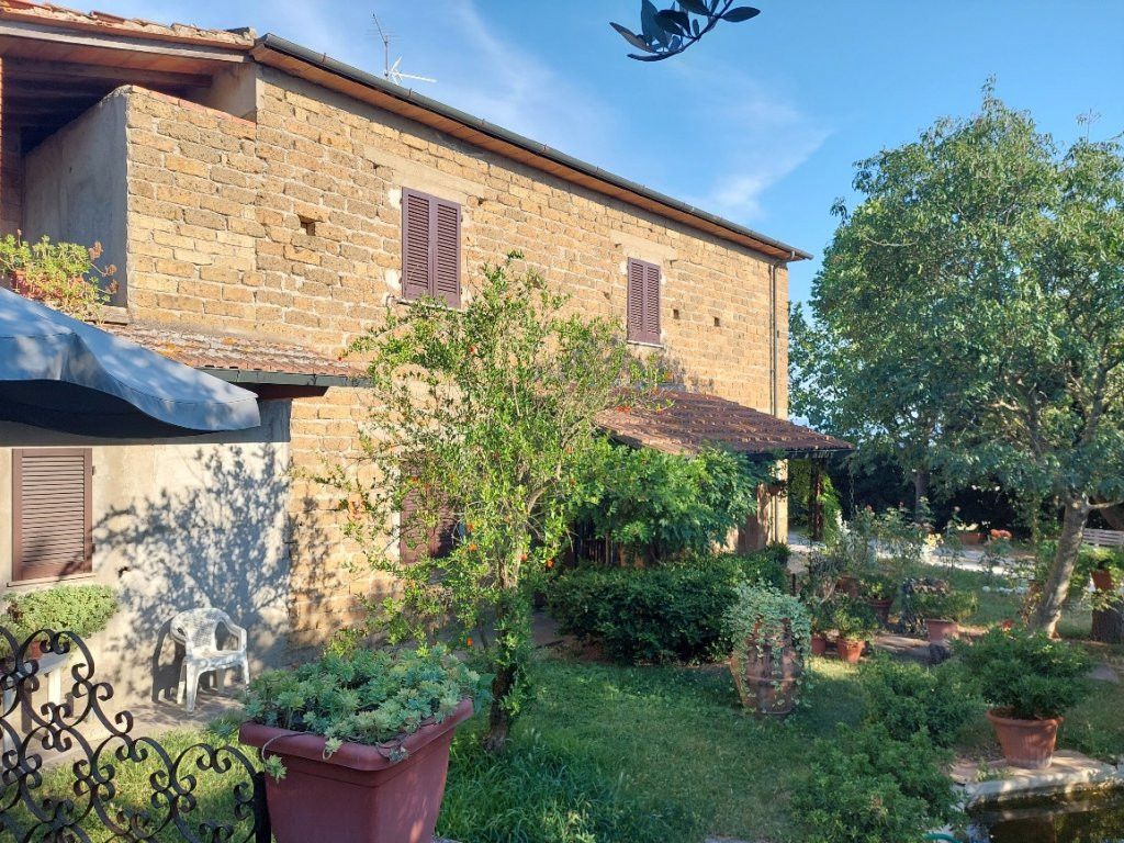 House in Volterra - view 1