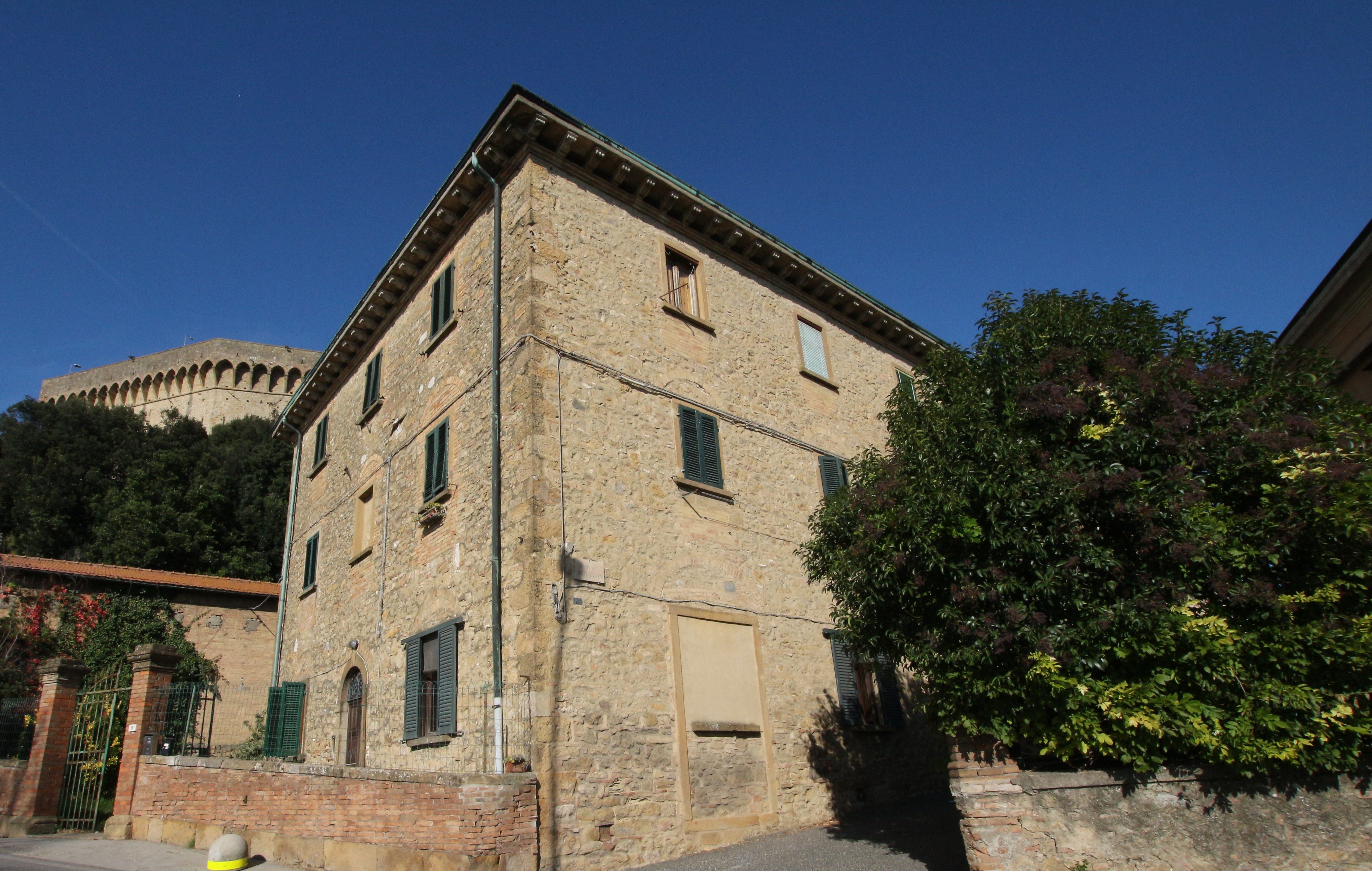 House in Volterra - view 1