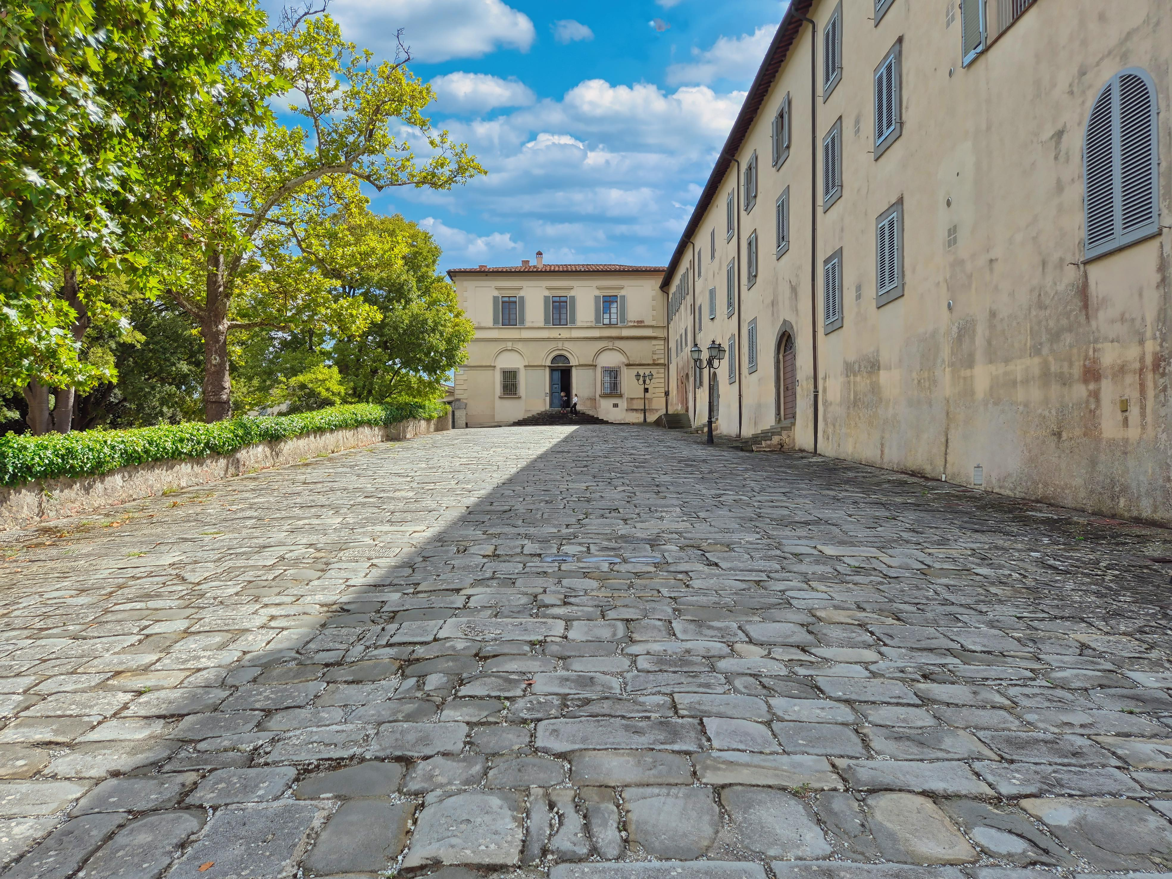 House in Calcinaia - view 1