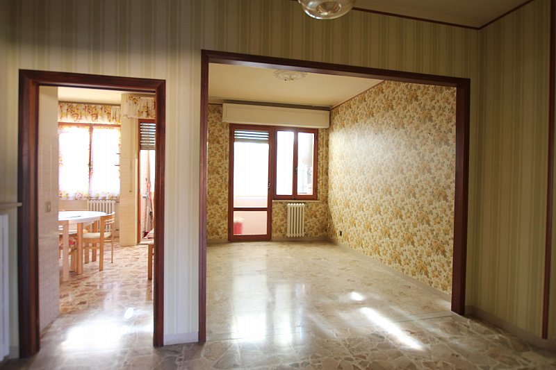 House in Volterra - view 1