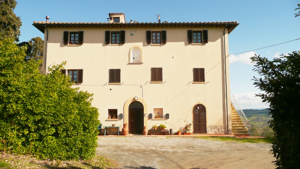 House in Volterra - view 1