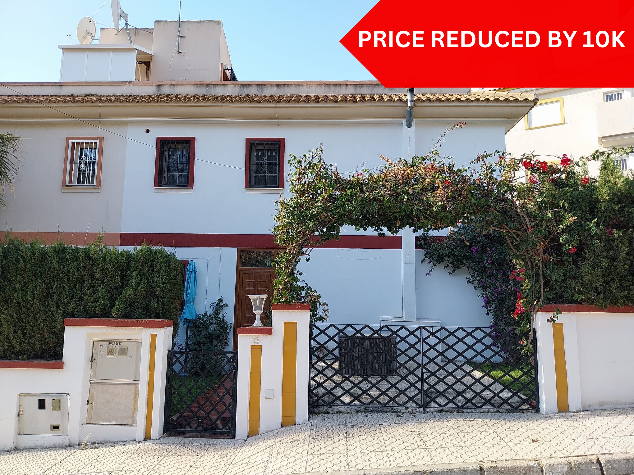 House in Urbanizacion los Balcones - view 1
