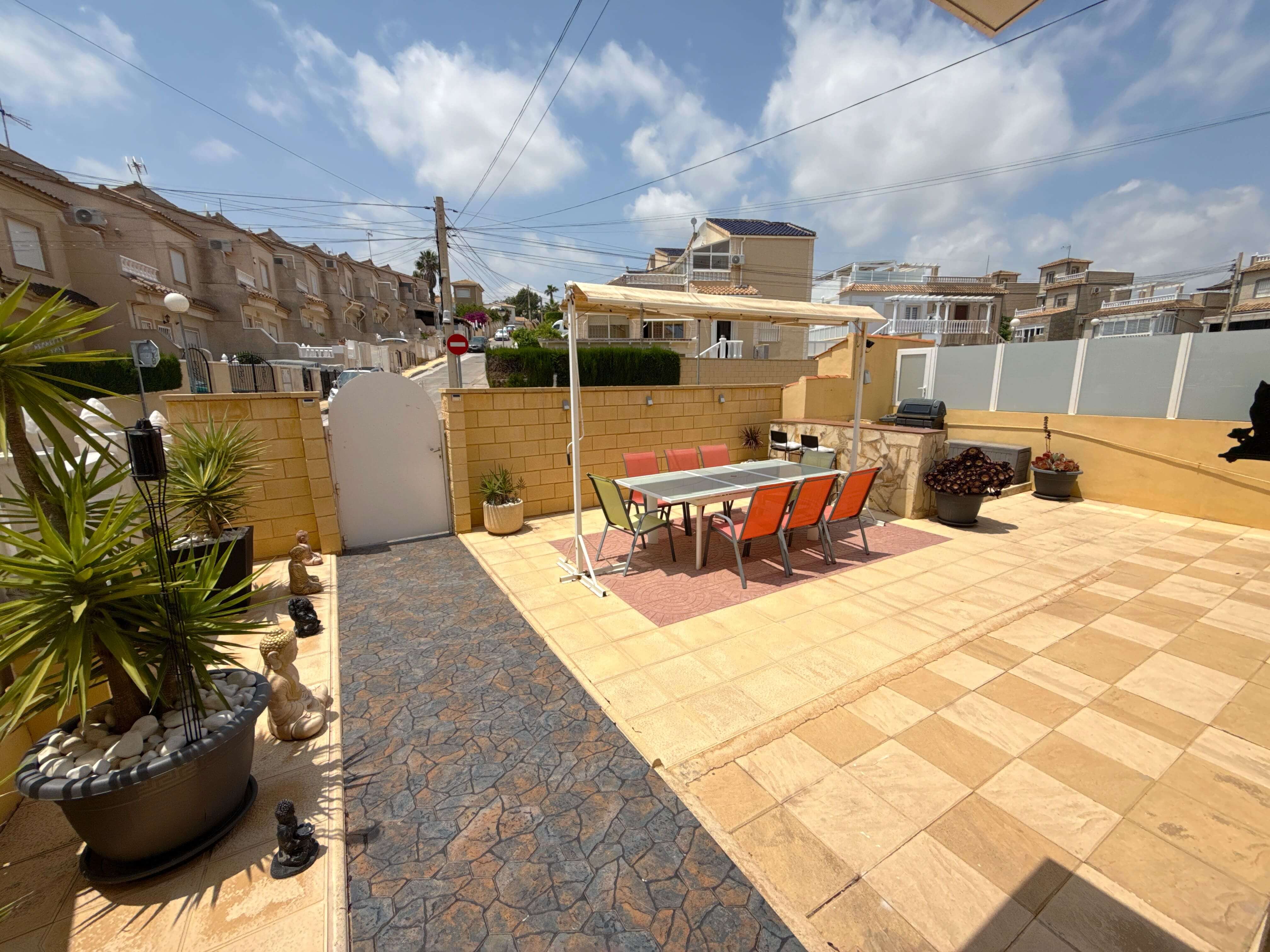 Apartment in Alicante - view 1