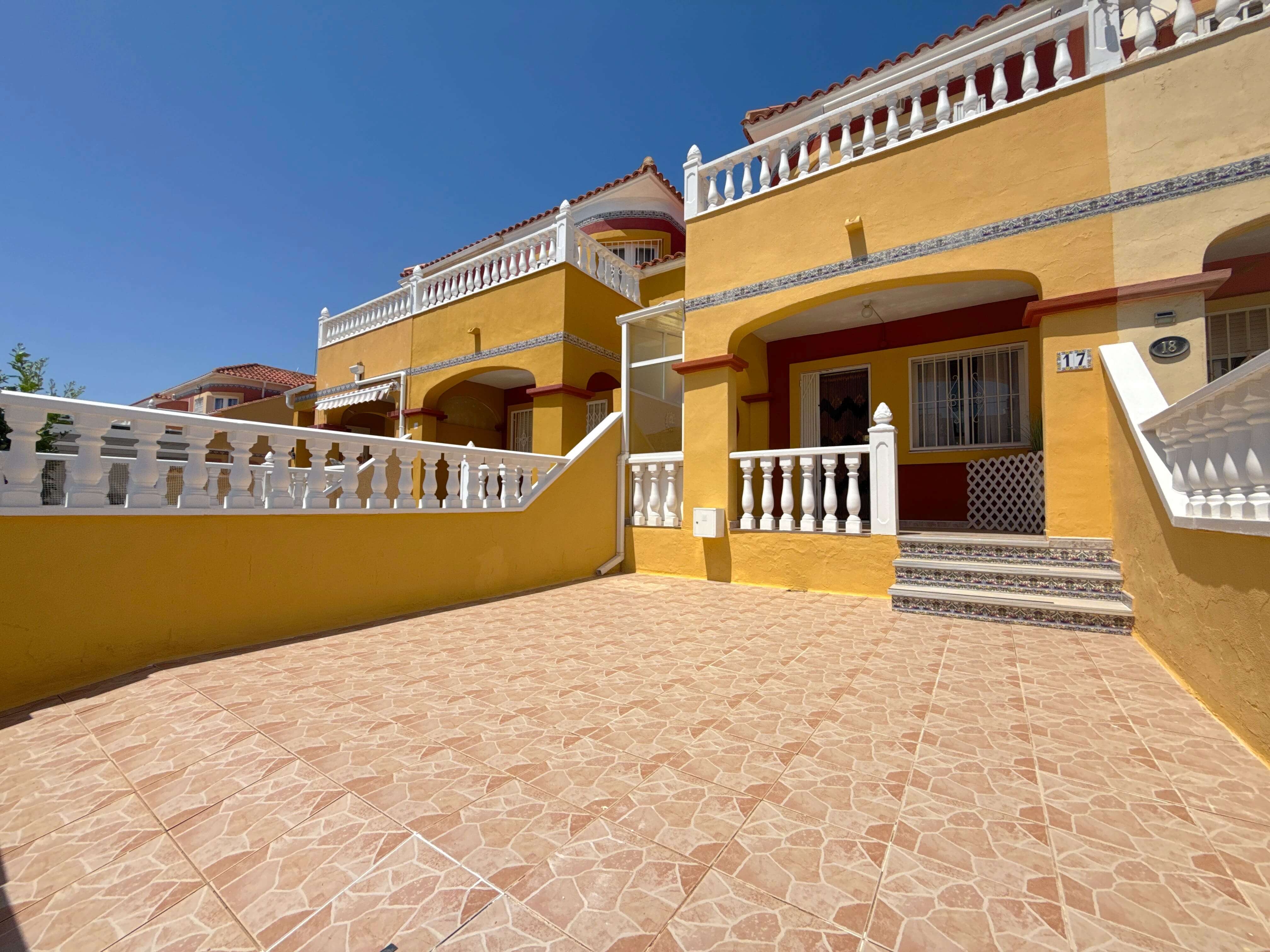 House in Alicante - view 1