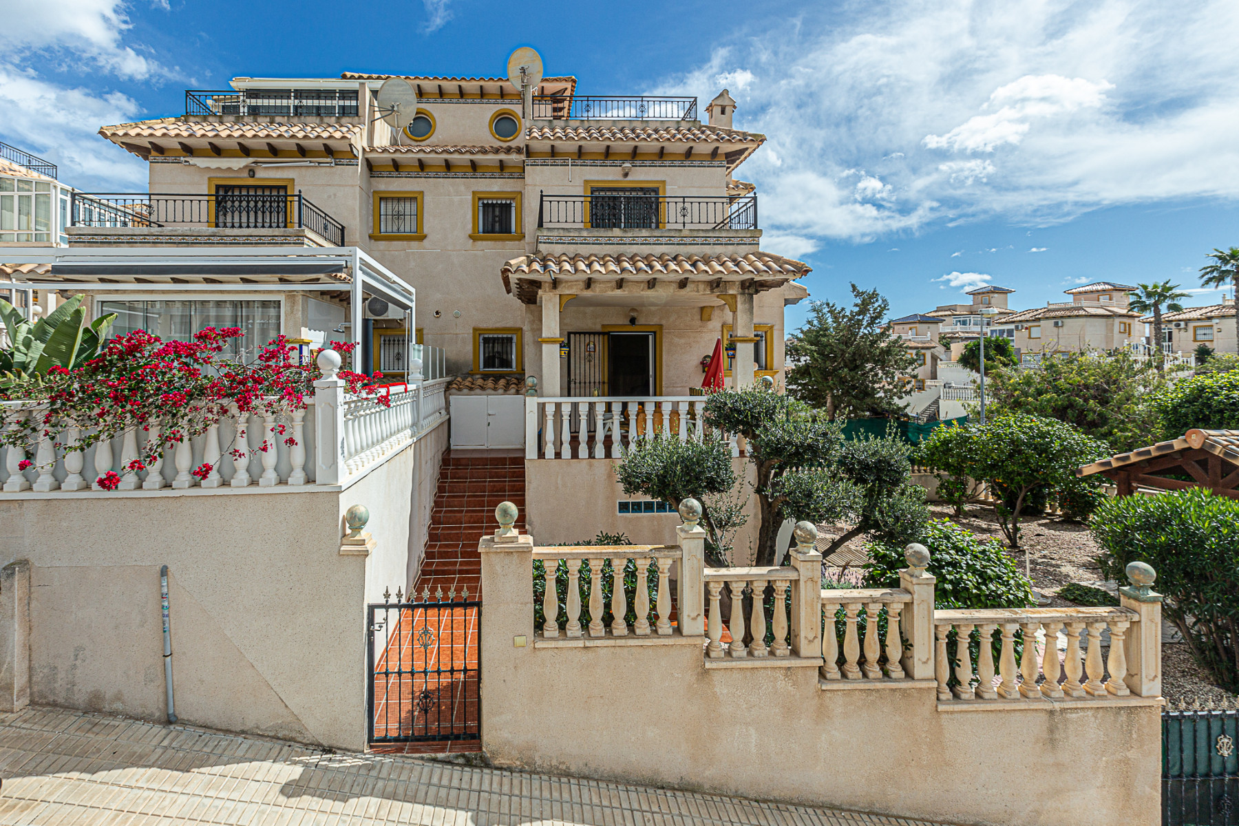 Villa in Urbanizacion los Balcones - view 1