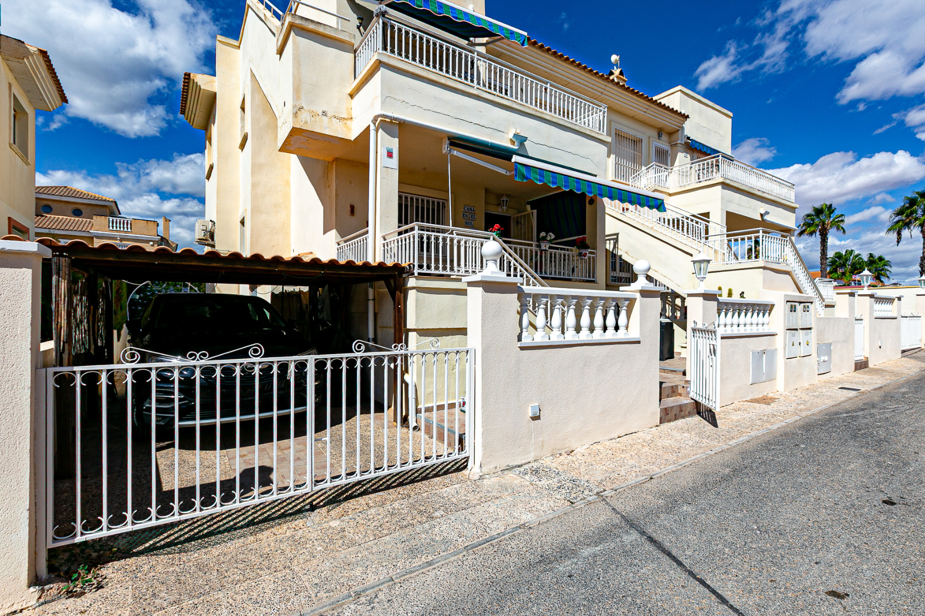 House in La Zenia - view 1