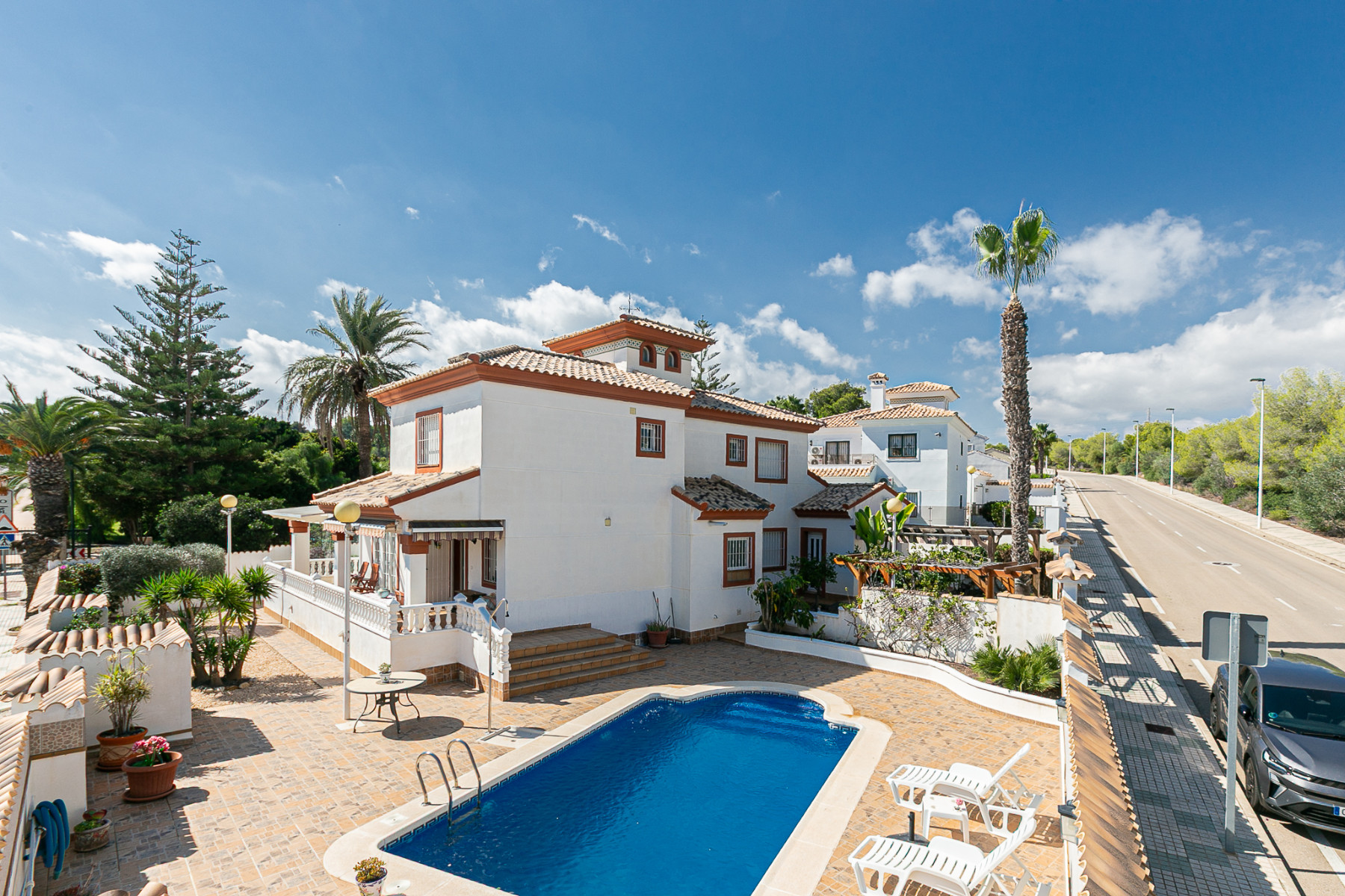 Villa in Dehesa de Campoamor - view 1