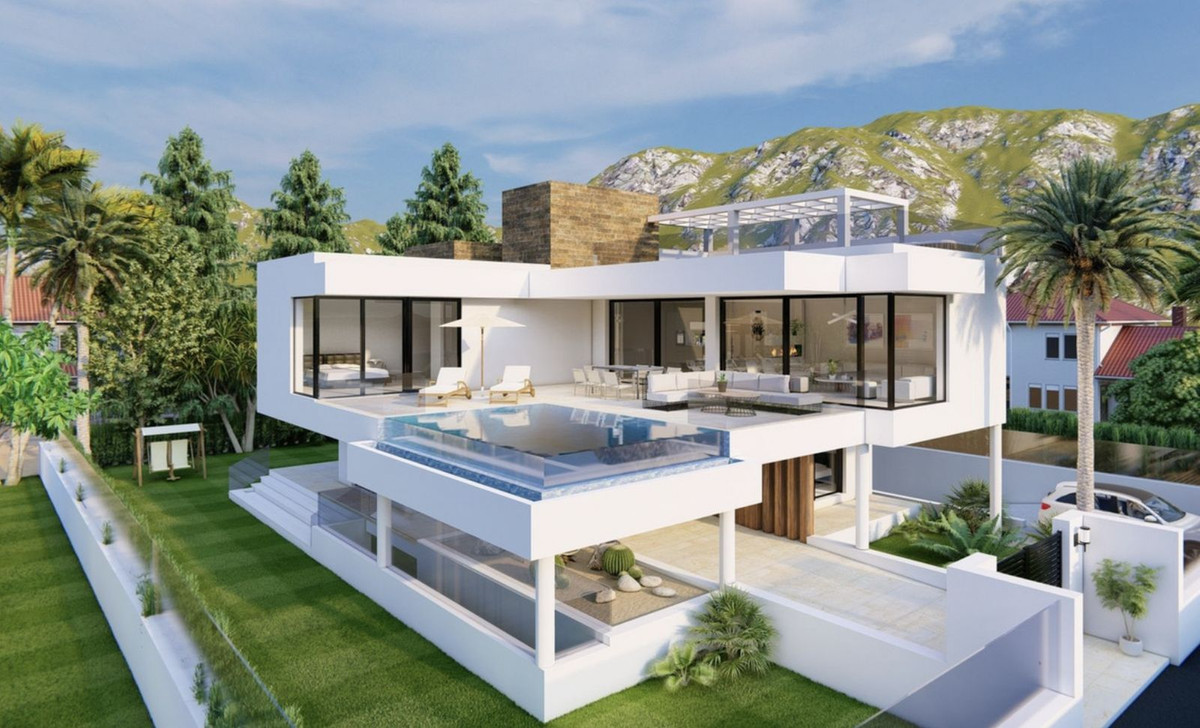House in Marbella Del Este - view 1