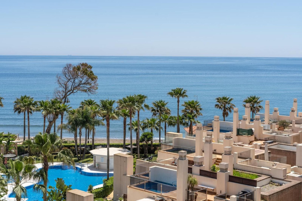 House in Estepona - view 1
