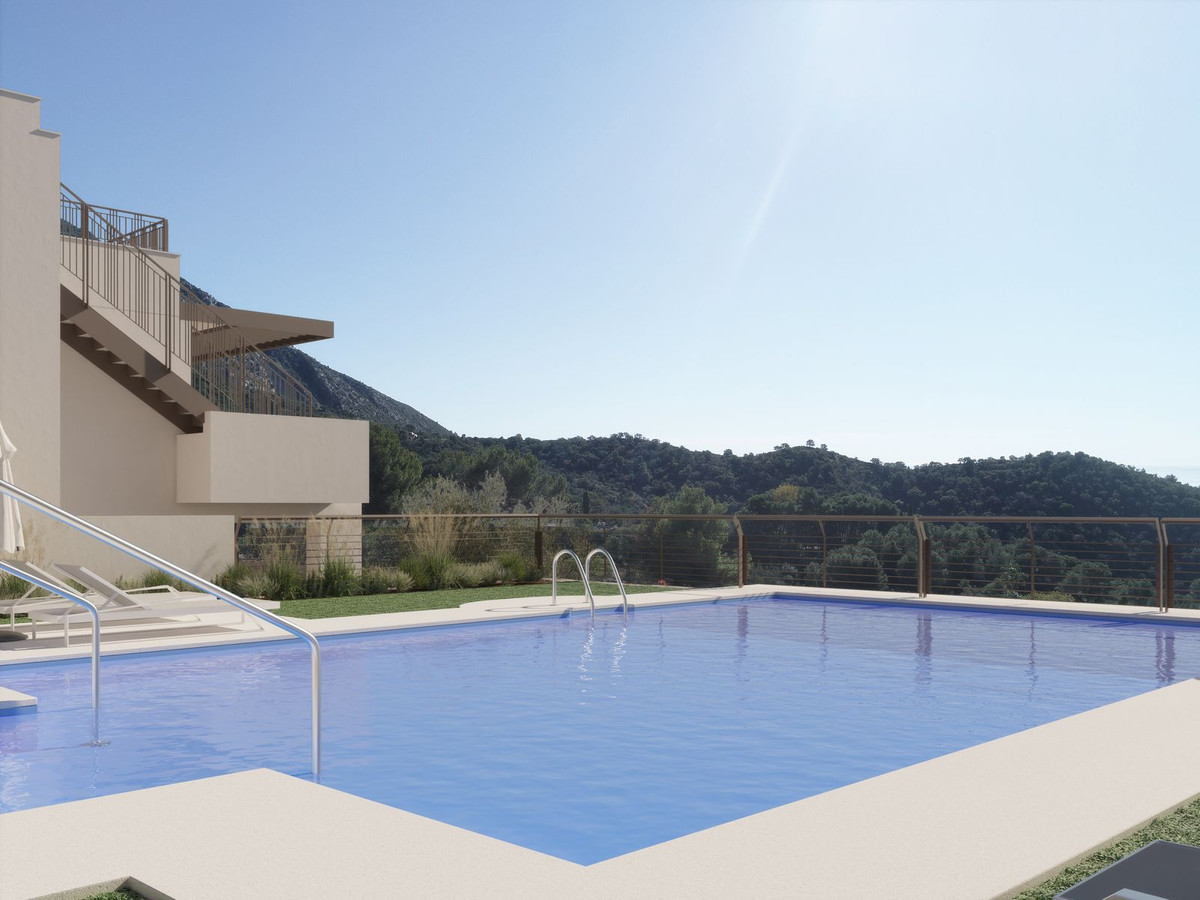 House in Marbella Del Este - view 1