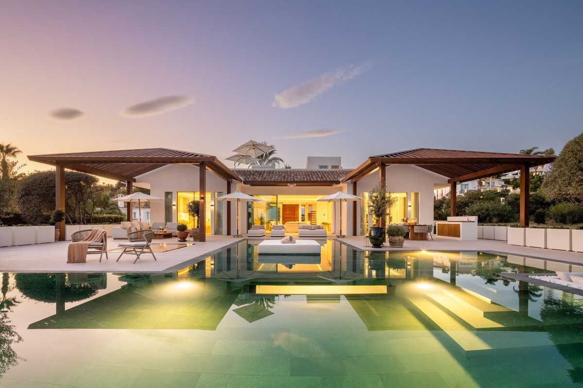 House in Marbella Del Este - view 1