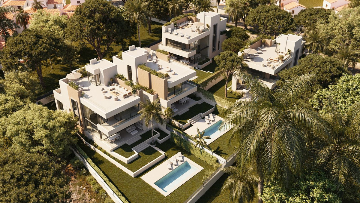 House in Marbella Del Este - view 1