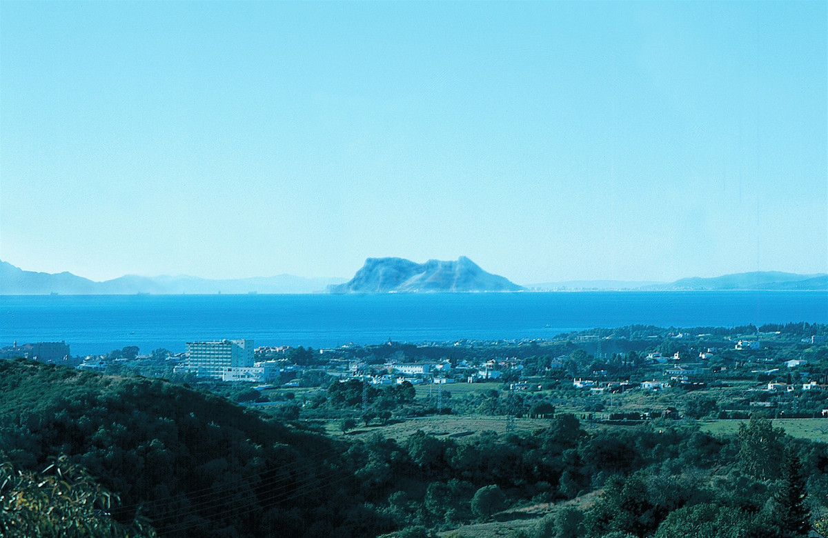 House in Estepona - view 1
