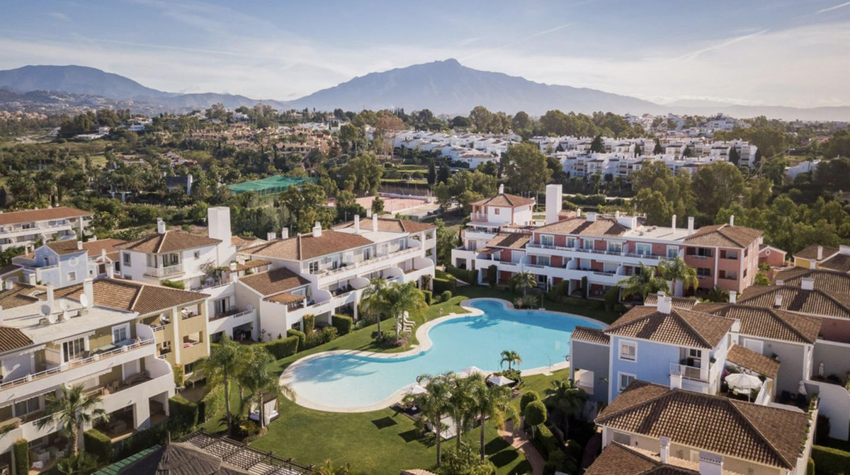 House in Estepona - view 1