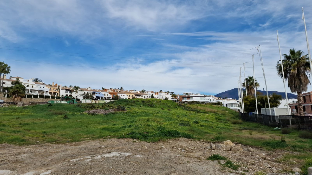 House in Estepona - view 1