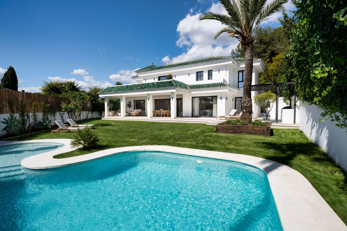 House in La Atalaya - view 1