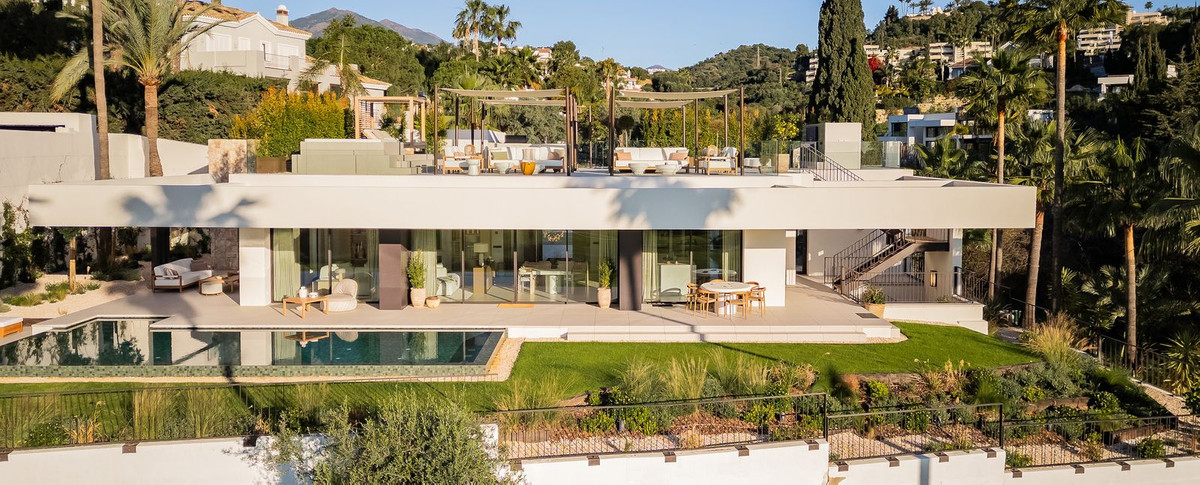 House in Marbella Del Este - view 1