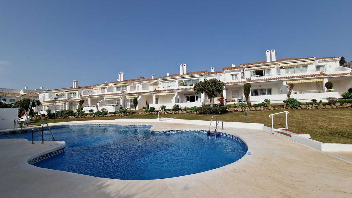 House in La Atalaya - view 1
