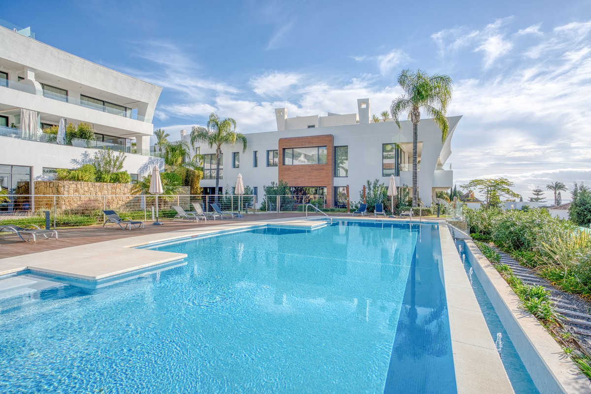 House in Marbella Del Este - view 1