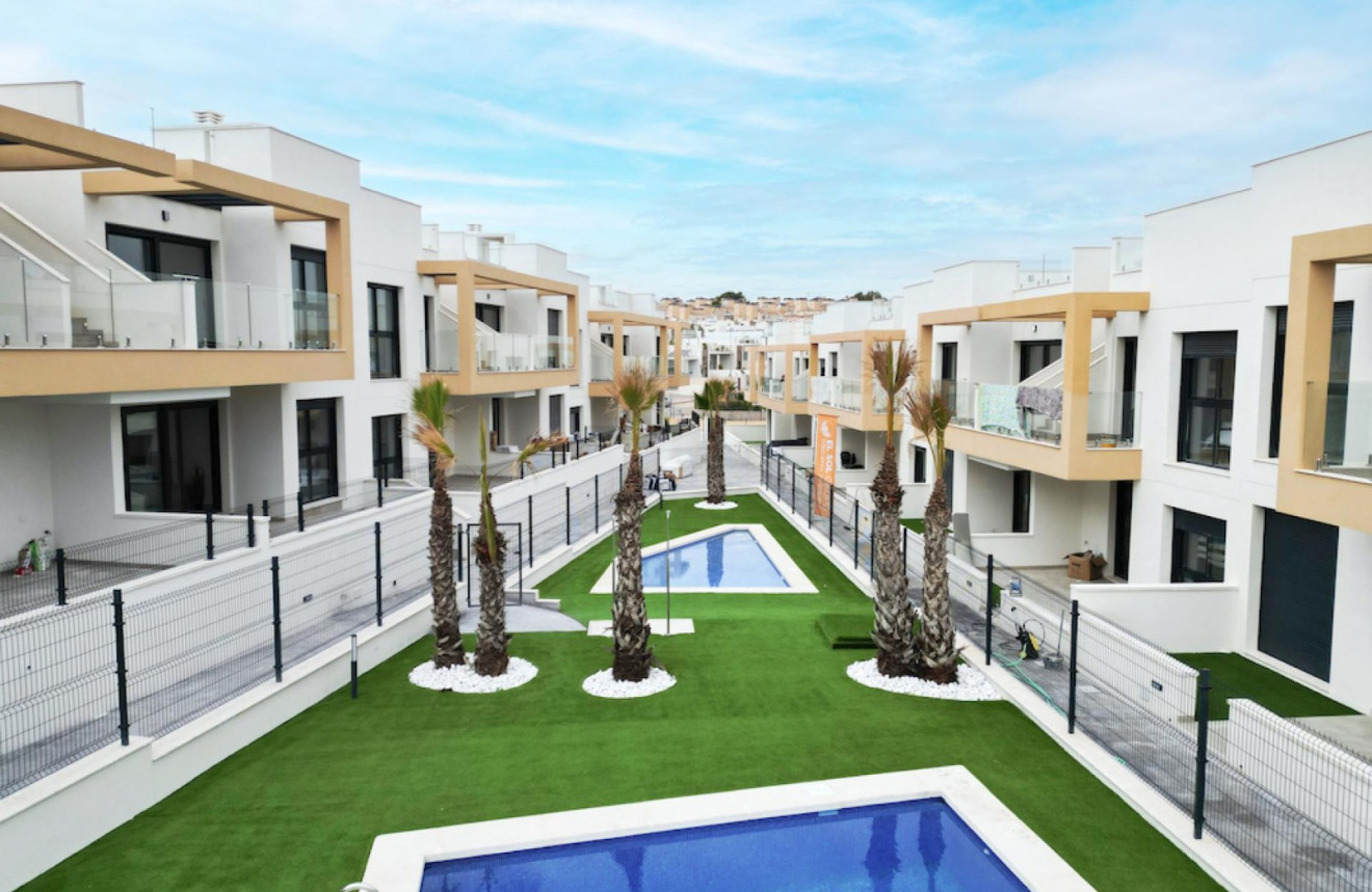 Apartment in Villamartin - view 1