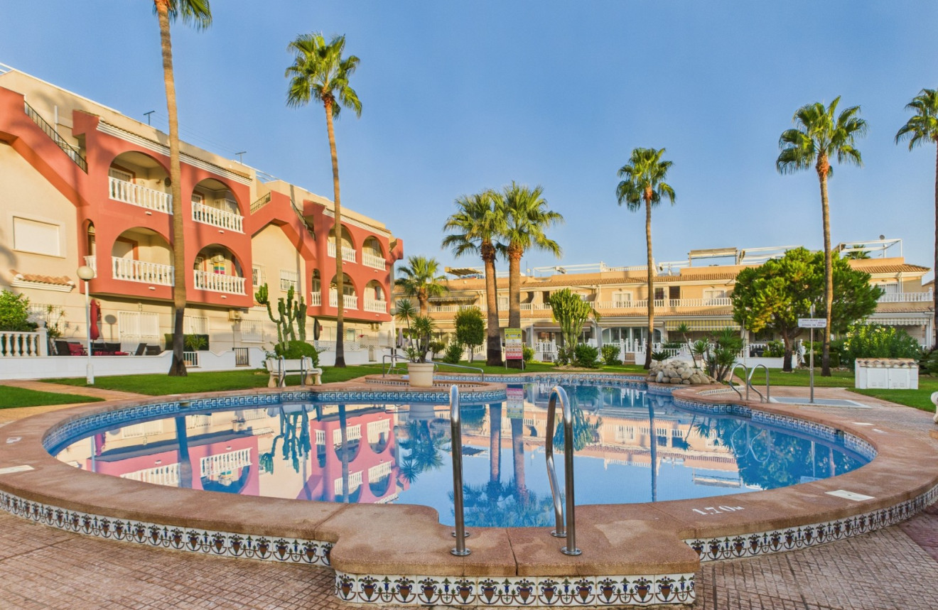 Apartment in Los Alcazares - view 1