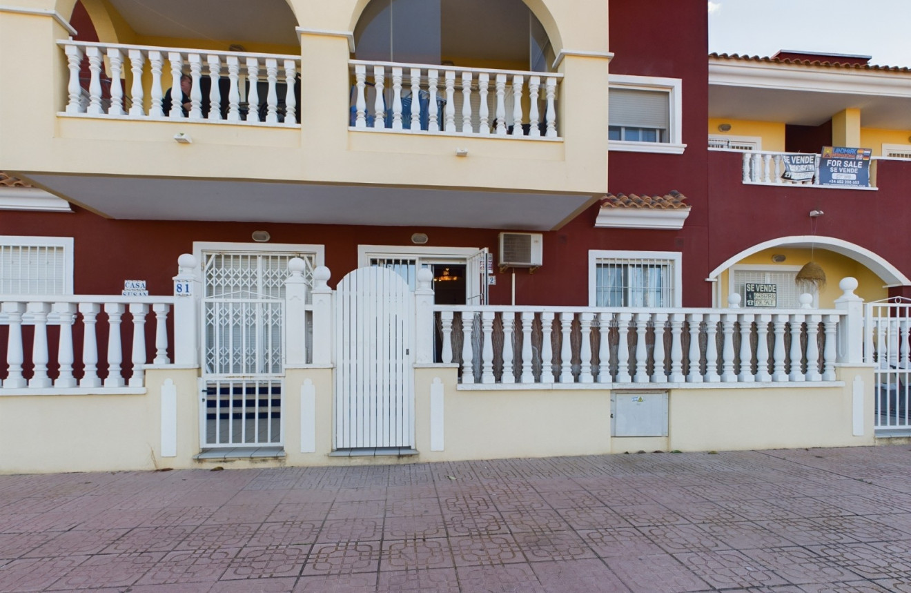 Apartment in Santa Cruz - view 1