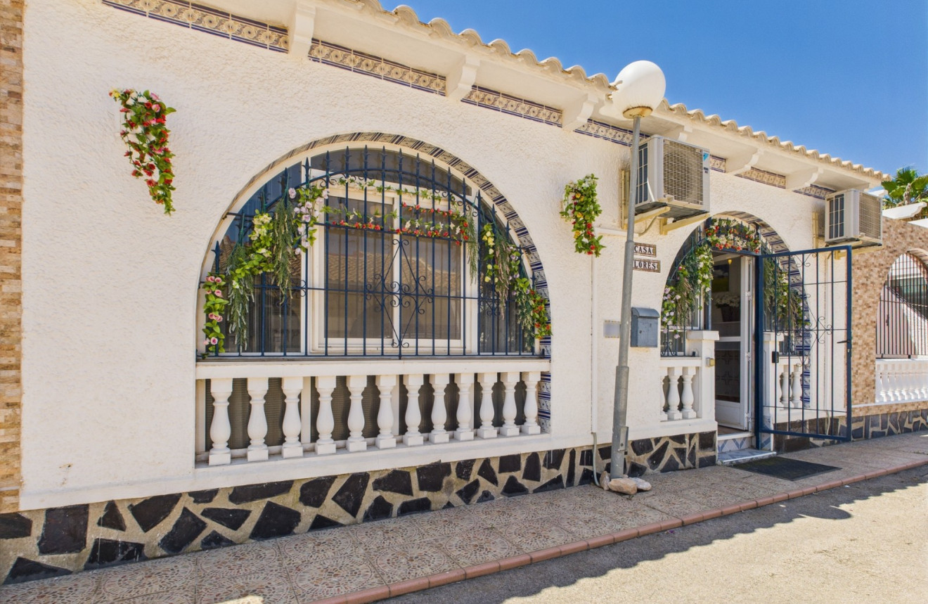 House in Santa Cruz - view 1